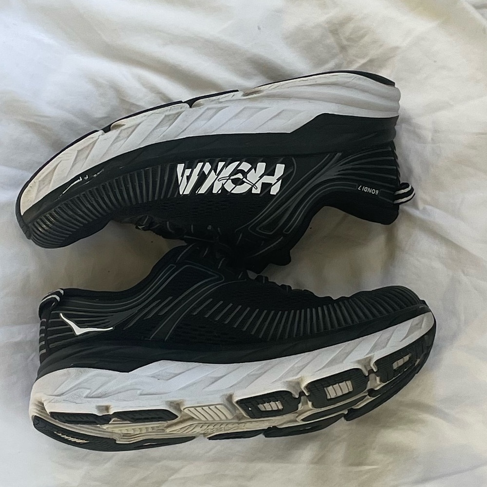 Hoka Bondi 7 black and white size 6.5D
